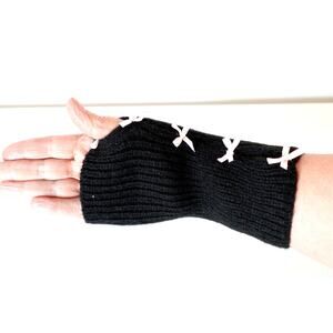 A Pair of Black Knit/ Pink Bows / Wrist Warmer / fingerless gloves